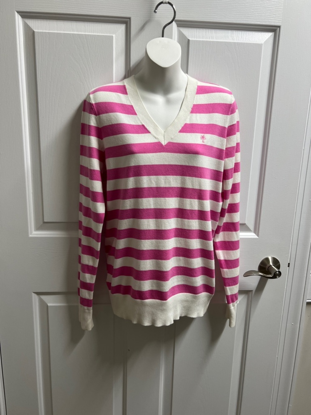 Lilly Pulitzer sweater women’s Pink Cream Striped V-Neck Sweater size medium M